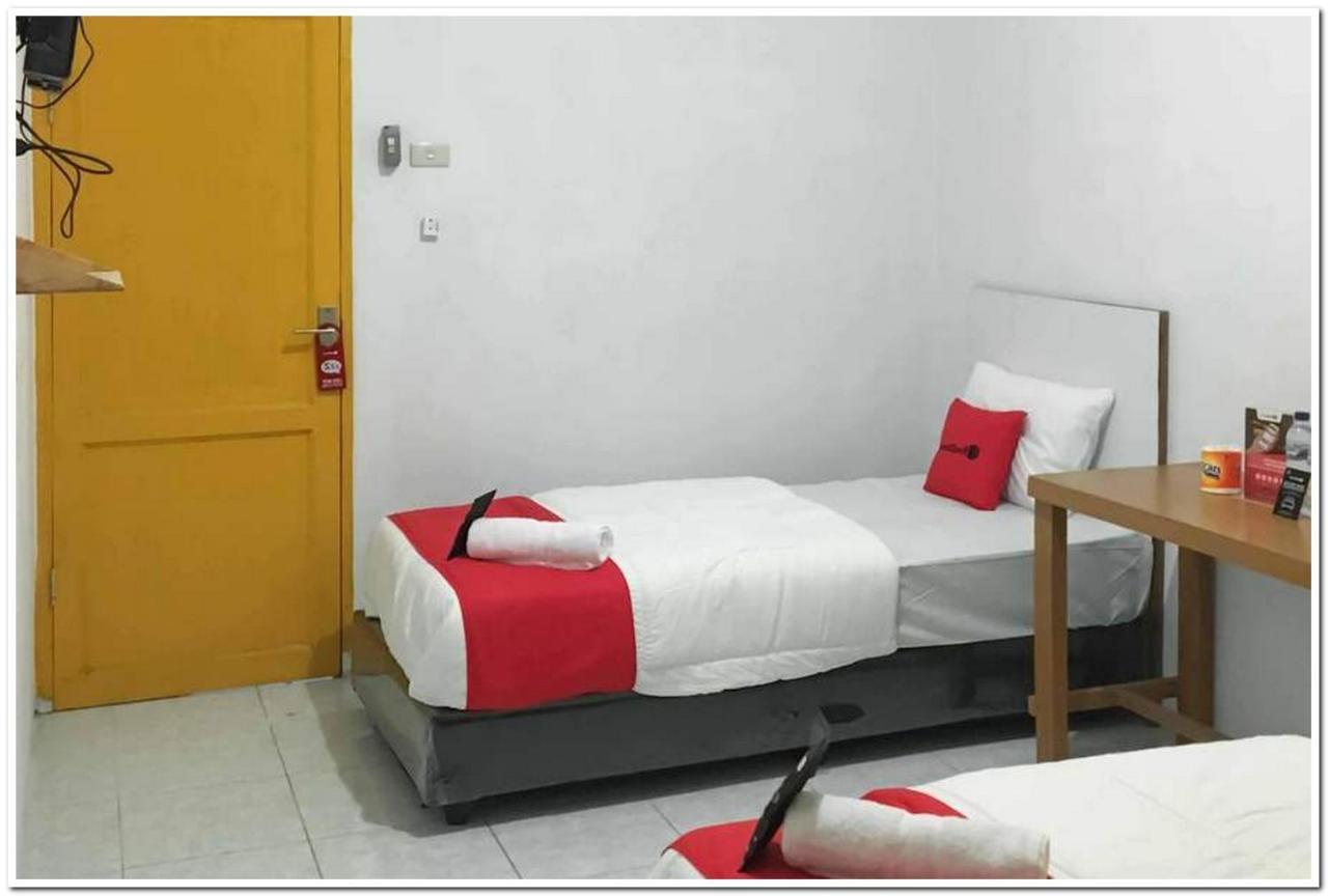 Hotel RedDoorz @ Simpang Pos Medan Zewnętrze zdjęcie