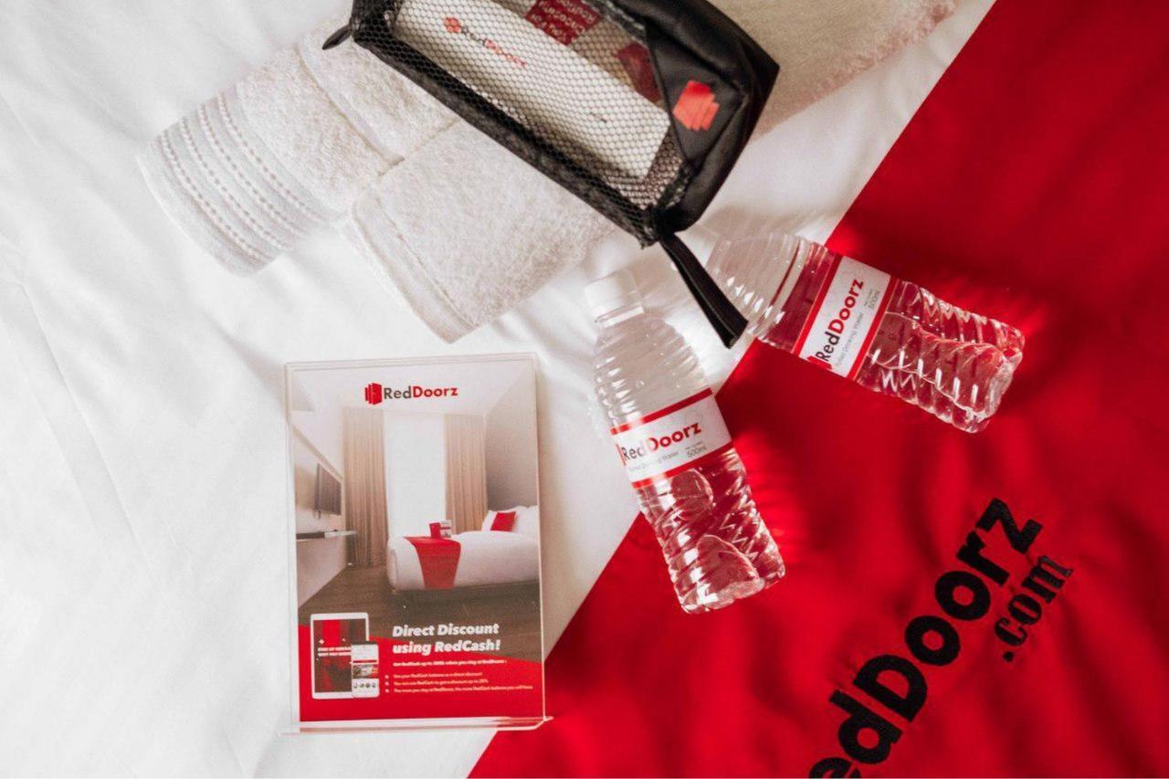 Hotel RedDoorz @ Simpang Pos Medan Zewnętrze zdjęcie