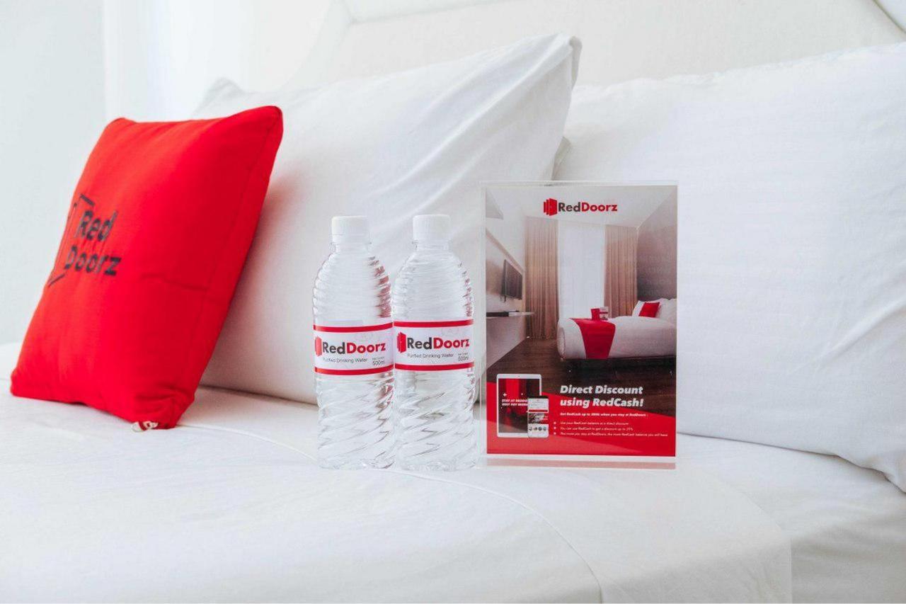 Hotel RedDoorz @ Simpang Pos Medan Zewnętrze zdjęcie